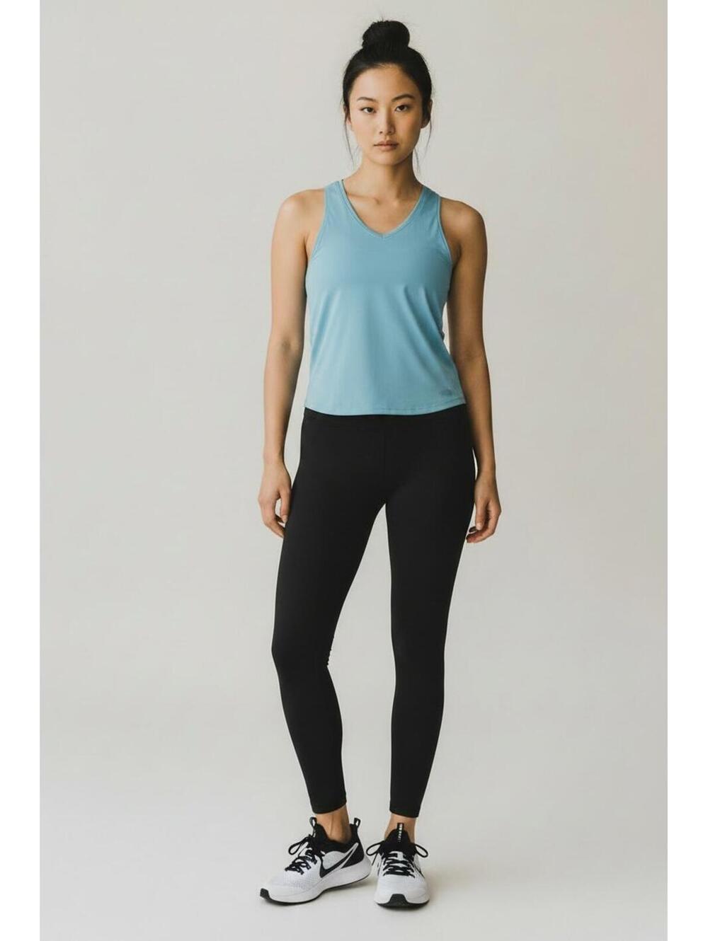 The North Face Elevation Life Activewear Tank Top Light Blue V-Neck, Size Medium
